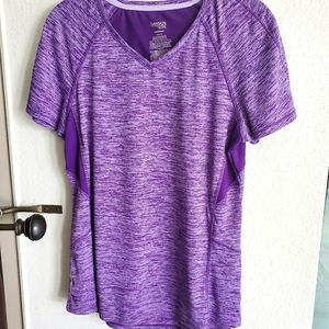 Women's athletic top